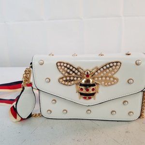 Pearl Bumblebee Convertible Purse